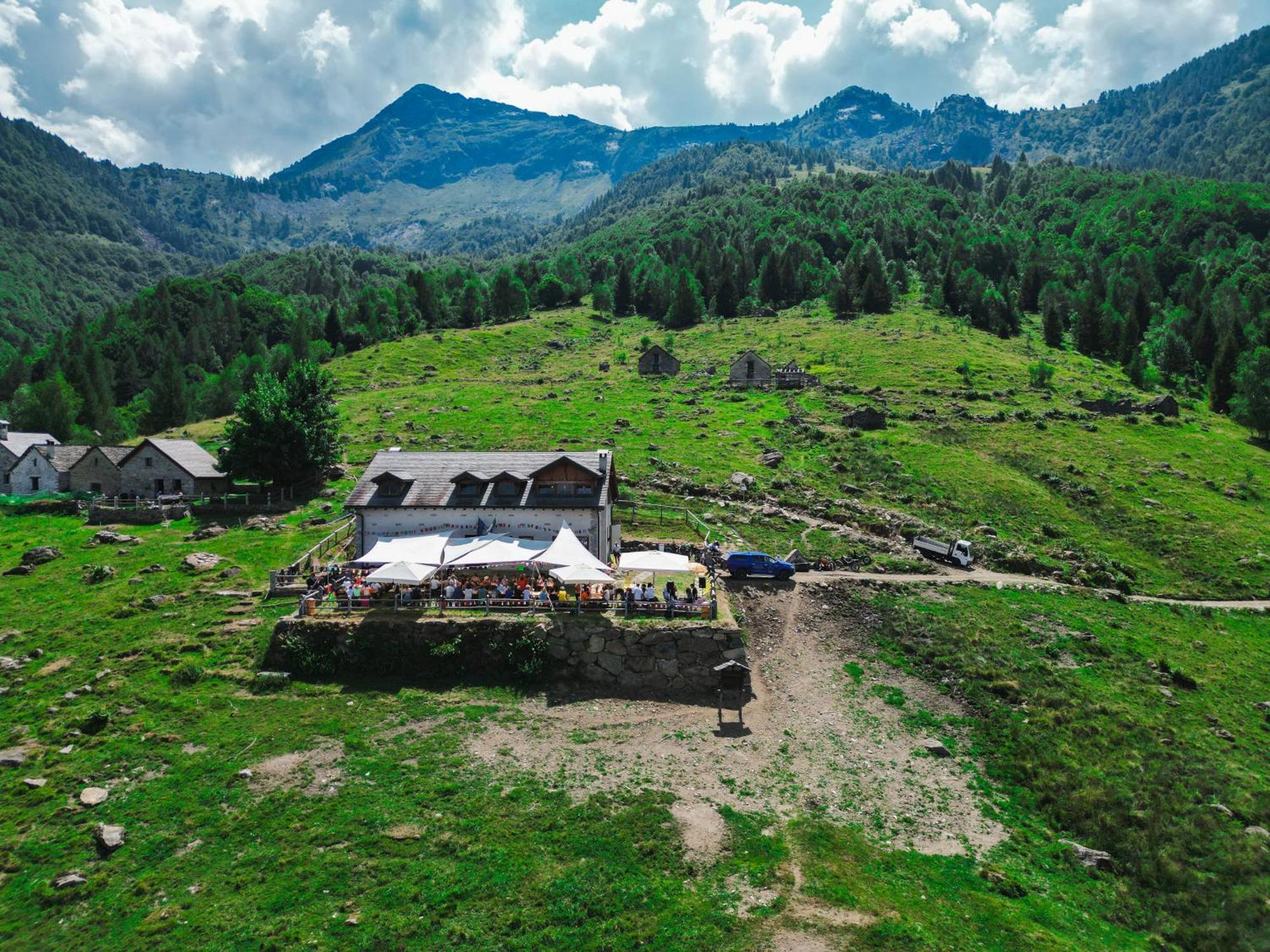 Rifugio Parpinasca Vandrerhjem Trontano Eksteriør bilde